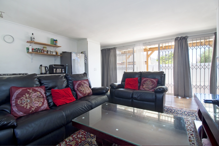 2 Bedroom Property for Sale in Faerie Knowe Western Cape